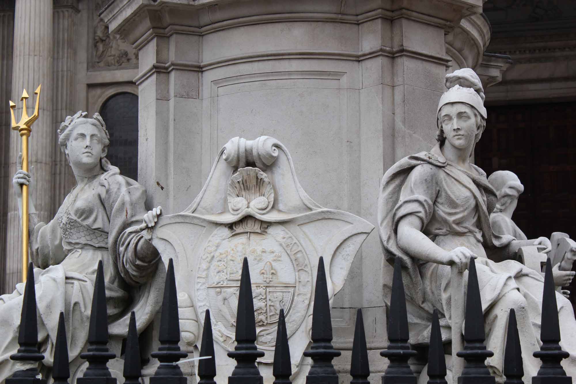 london-history-statues
